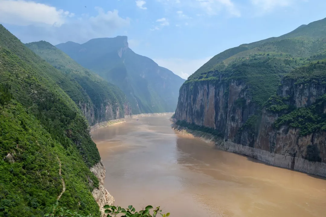 发朋友圈旅游唯美诗句大全(旅游的经典语录)