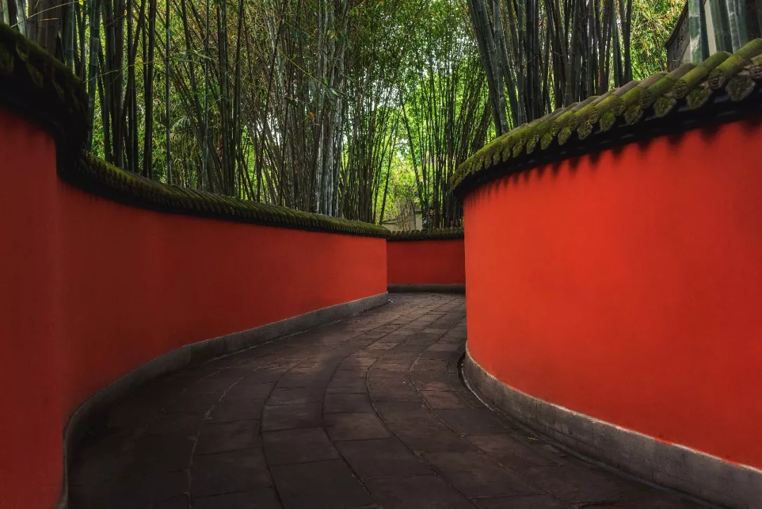 发朋友圈旅游唯美诗句大全(旅游的经典语录)