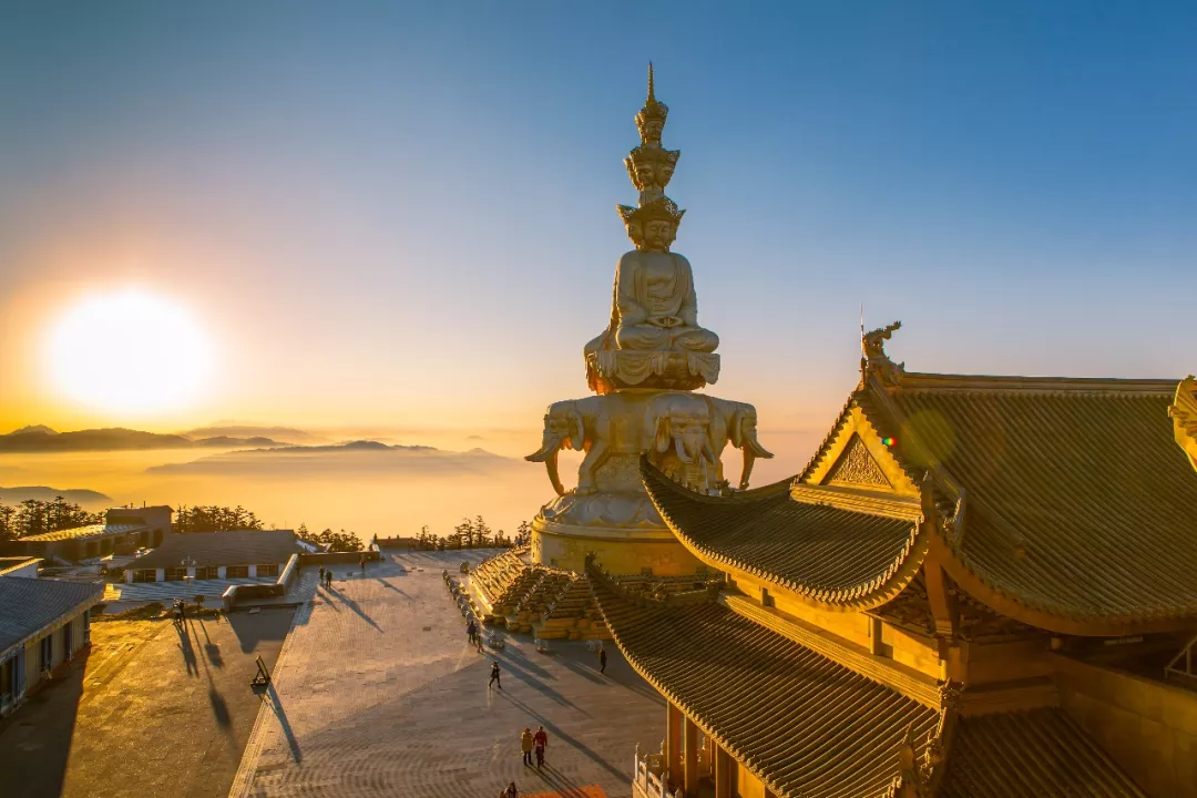 发朋友圈旅游唯美诗句大全(旅游的经典语录)