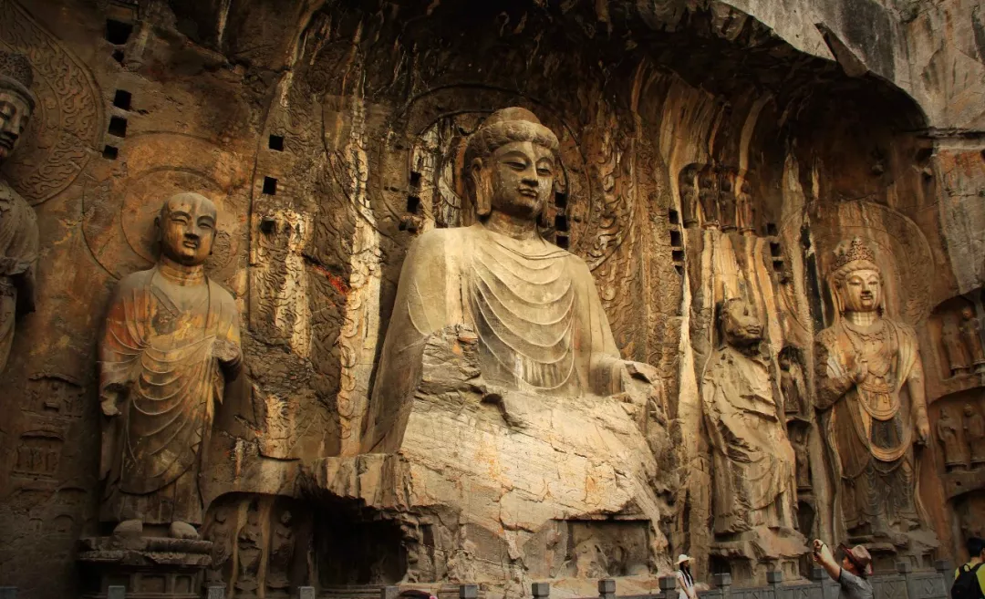 发朋友圈旅游唯美诗句大全(旅游的经典语录)