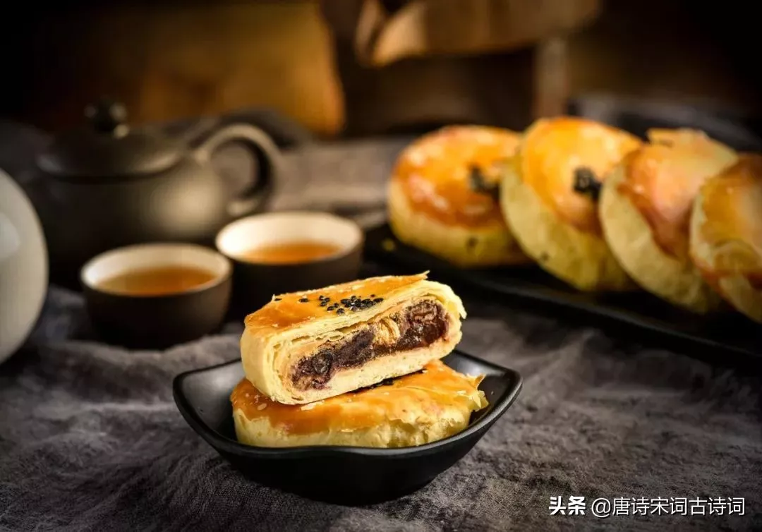 评价美食好吃的句子（赞美美食的经典诗句）-流云流梦